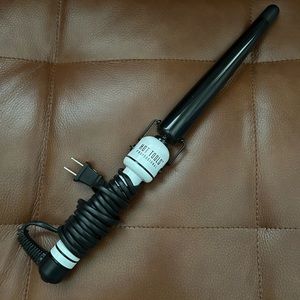 Hot Tools Curling Wand 1 1/2”